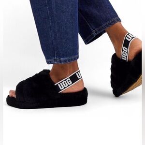 UGG Fluff Yeah Slippers Slides Youth 6 - ladies 8 - 8.5